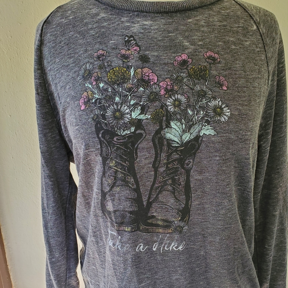 Light weight sweat shirt